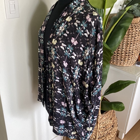 Victoria’s Secret Butterfly beach kimono - Picture 5 of 7